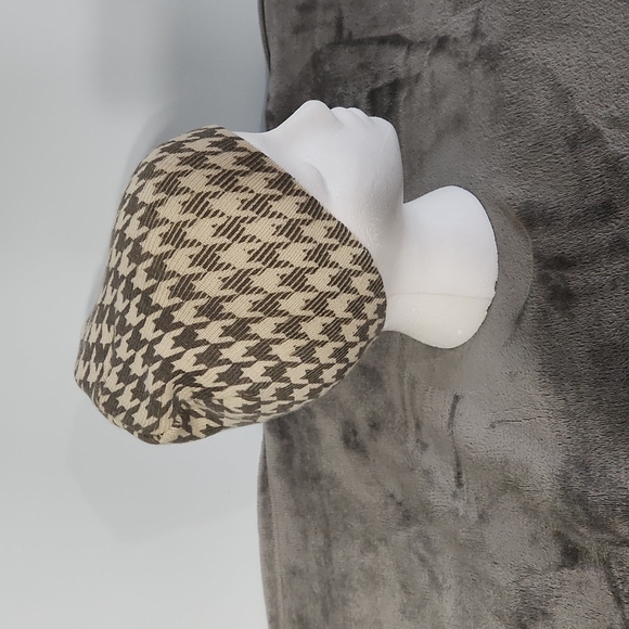 No Brand, Unisex, One Size Fits All, Gray and Off White Beanie - Picture 3 of 5